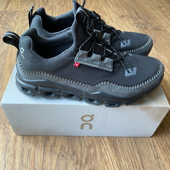 On Running Shoes - On cloud woman cloud away size 8 black new